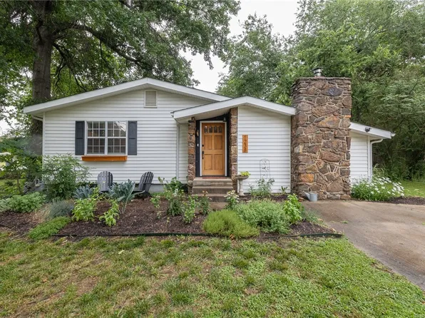 1238 N Vista Pl, Fayetteville, AR 72703