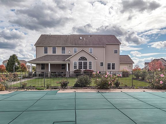 5th image of 110 Pemberley Dr