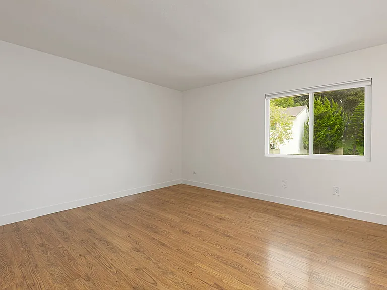 3661 Harvard Dr — Photo 17