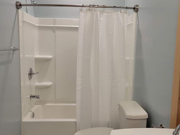 4th image of 410 N Jefferson St
