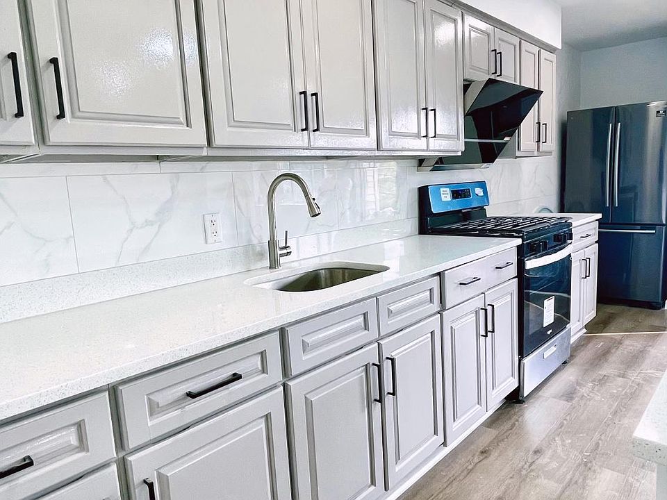 1st image of 362 Mosel Ave #1