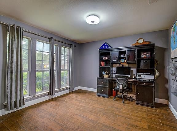 3rd image of 309 Highland Valley Ct