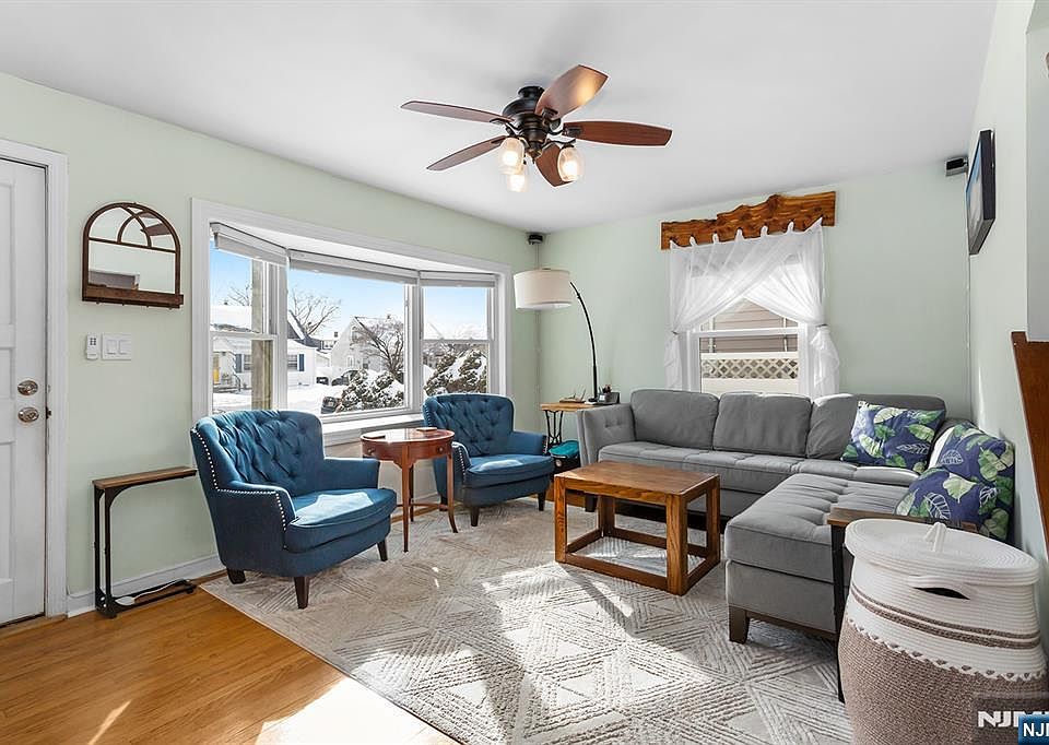 1st image of 127 Tuella Ave