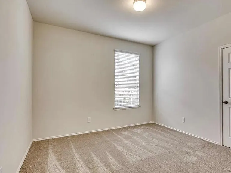 1612 Megan Creek Dr — Photo 19