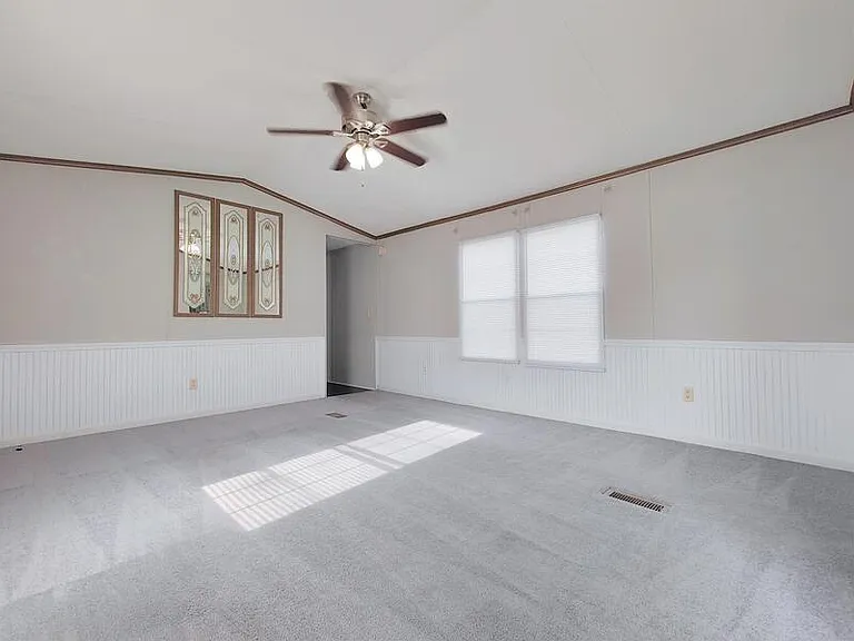 504 Sunshine Dr — Photo 2