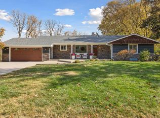 2440 Kyle Ave N, Golden Valley, MN 55422