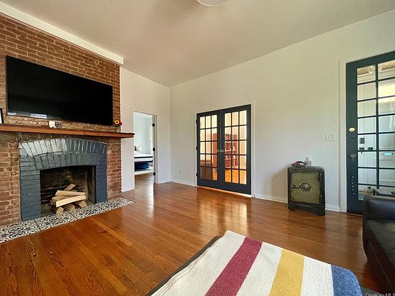 3rd image of 169 S Broadway APT 1