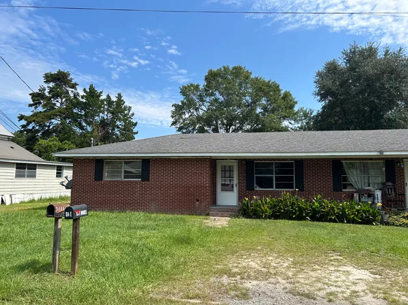 102 E Mendell Ave #102, Glennville, GA 30427