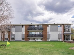 1602 Sherwood Dr, Strathcona County, AB T8A0Z2