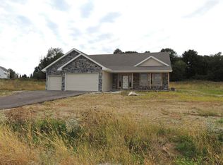 10220 Creek Ridge Trl, Belvidere, IL 61008