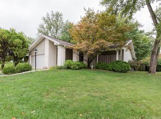2245 Arborview Dr, Maryland Heights, MO 63043