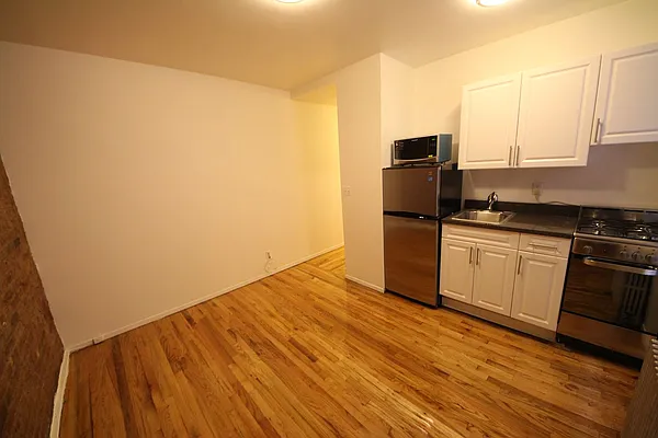 Rented by JR Properties, LTD | media 9