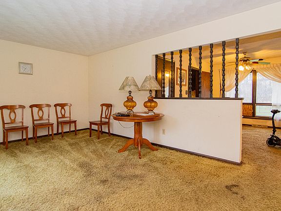 3rd image of 2963 Pine Lake St