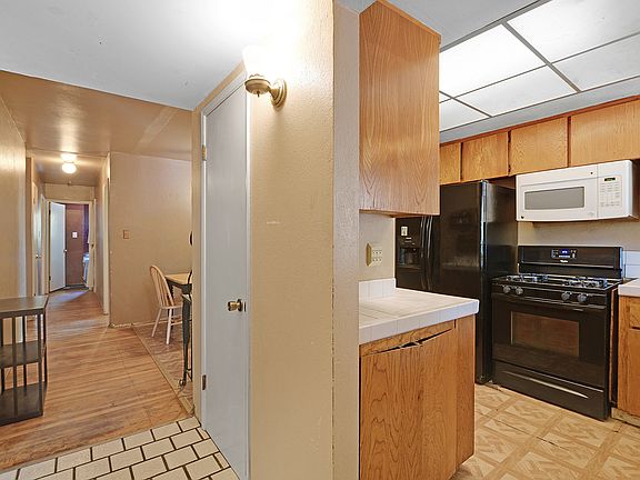 3rd image of 6223 Sager Way