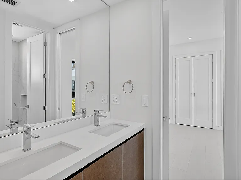 4420 SW 32nd Ave — Photo 24