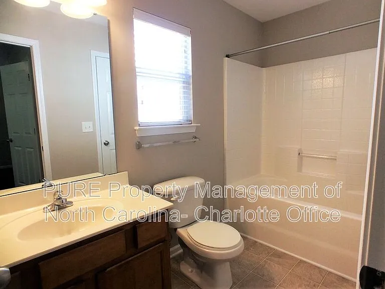 5637 Bent Creek Cir — Photo 10