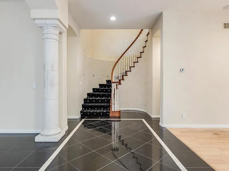 5370 Renaissance Ave — Photo 13