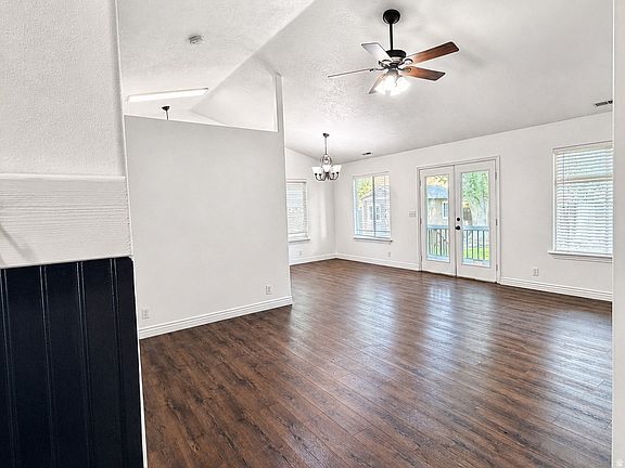 5th image of 1320 E Raptor Rd