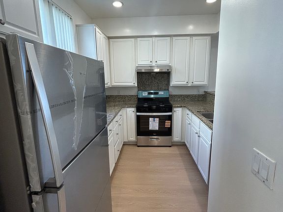 4th image of 811 11th St APT 7