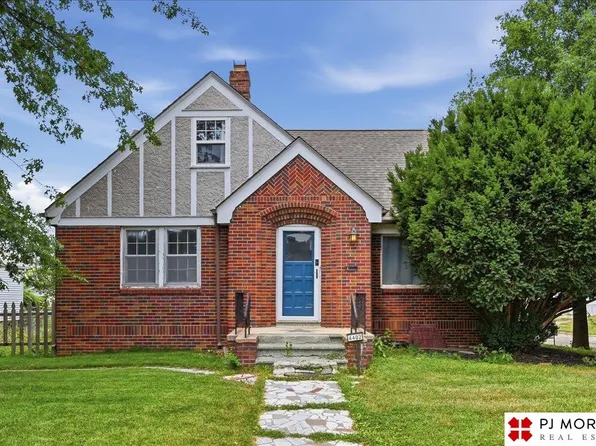 4402 Pierce St, Omaha, NE 68105