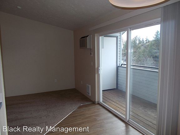 3rd image of 2415 N Cherry St APT 24