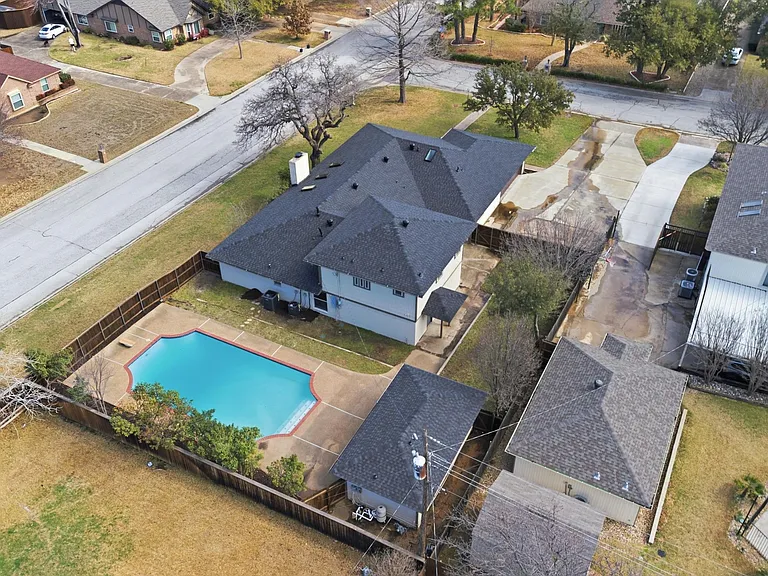 3716 Sweetbriar Ln — Photo 46