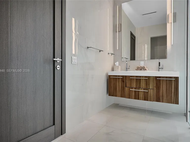 5501 Pine Tree Dr — Photo 49