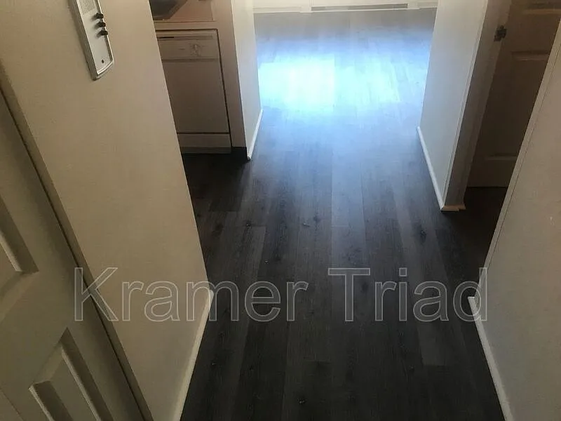 1 bed, 1.0 bath, 392 sqft, $1,600 — Photo 3