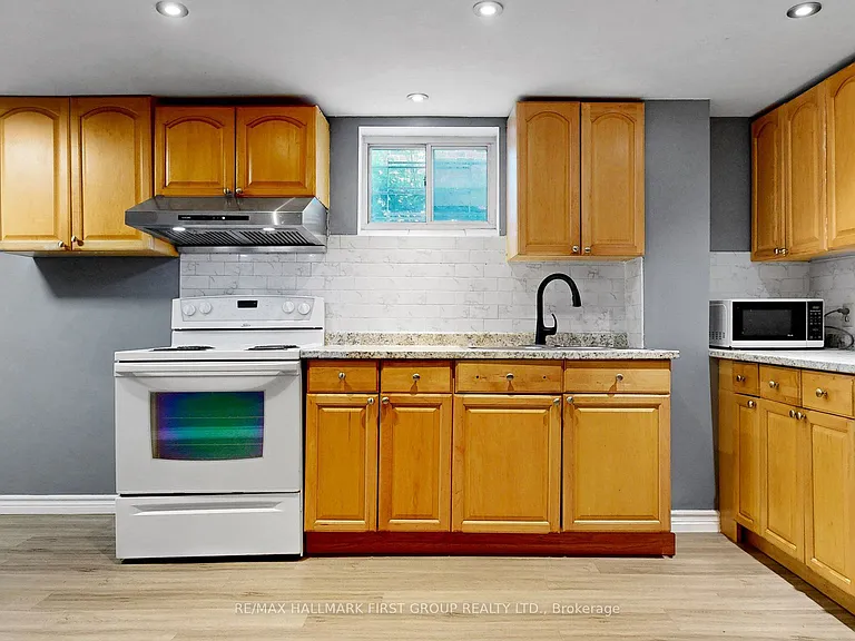 33 Robbinstone Dr #BASEMENT — Photo 8