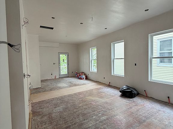 3rd image of 82 Marion St #3