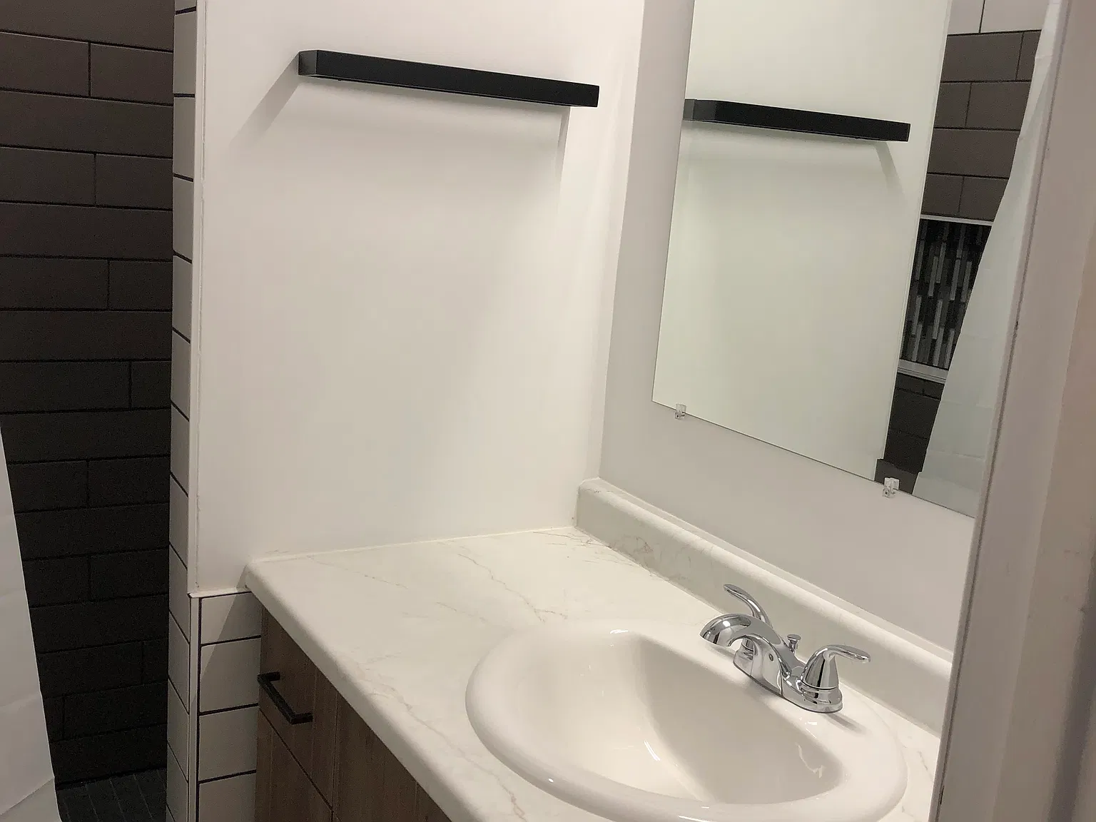 3 bed, 1200 sqft, $2,050 — Photo 4