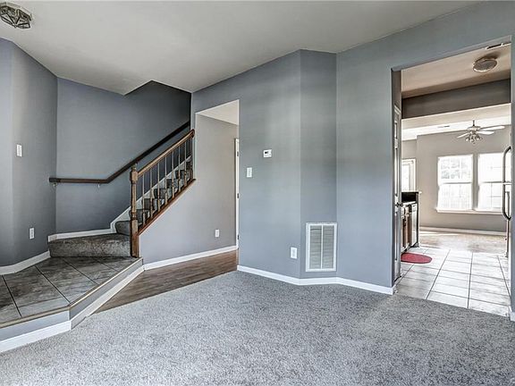 5th image of 2918 Mary Beth Ln #2918
