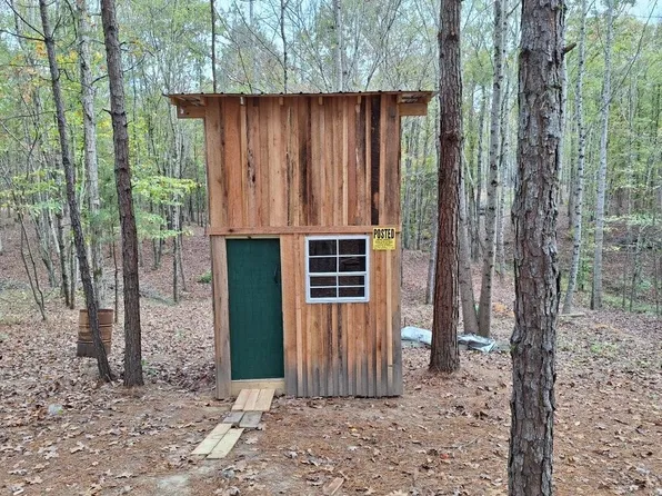 285 Deans Ln, Savannah, TN 38372