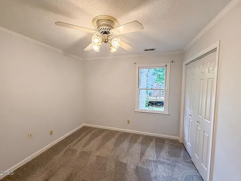 205 Trackers Rd — Photo 3