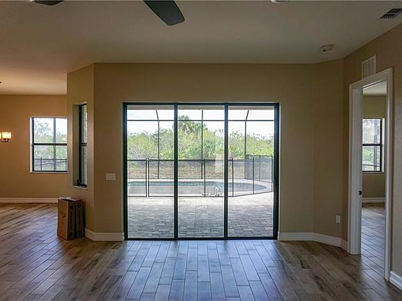 4th image of 366 Baytree Dr