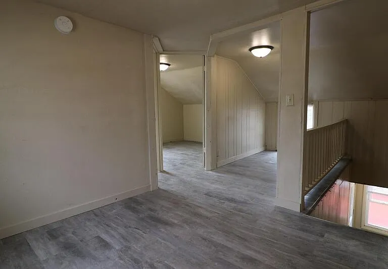 423 Draper St #1/2 — Photo 3