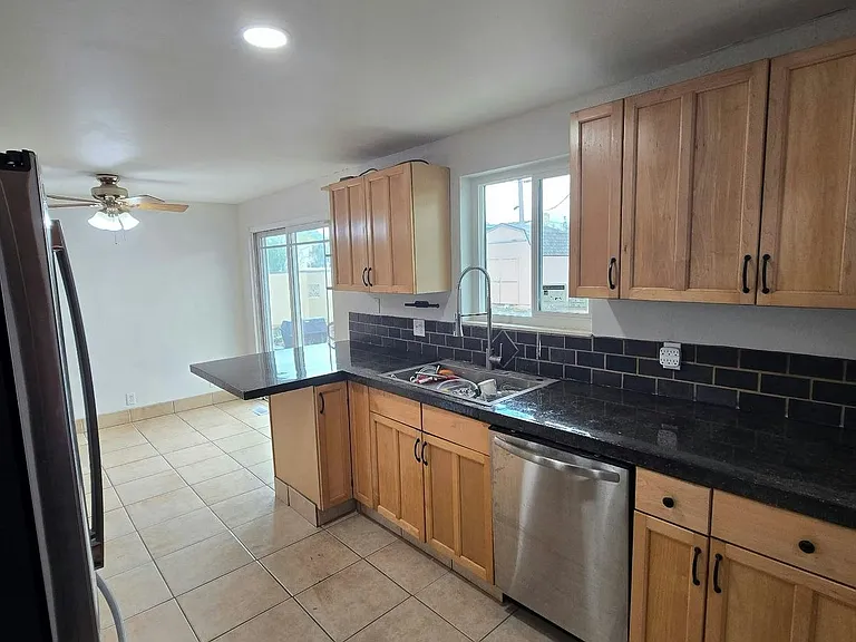 3723 W Kewanee Dr — Photo 20