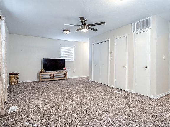 4th image of 3105 N Viewpoint Dr