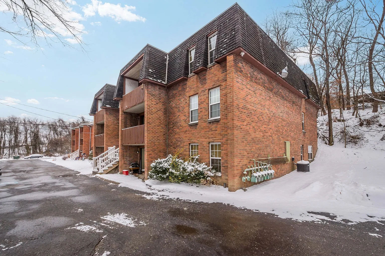 2850 Washington Blvd #3 photo 1