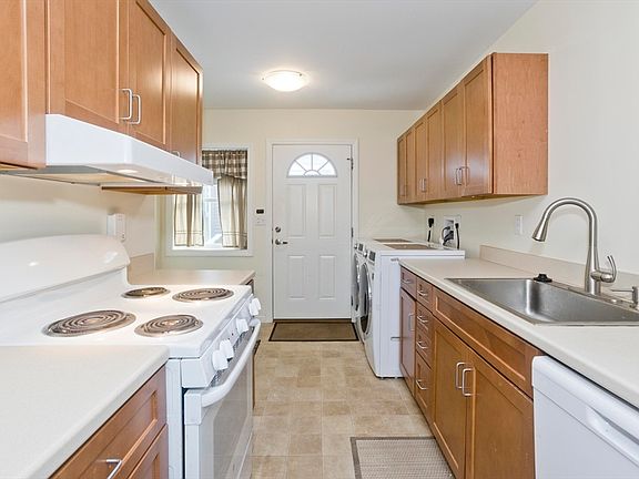 5th image of 38 Applewood Dr #38
