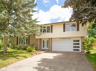 21 Halliwell Dr, Kitchener, ON N2B 2M5
