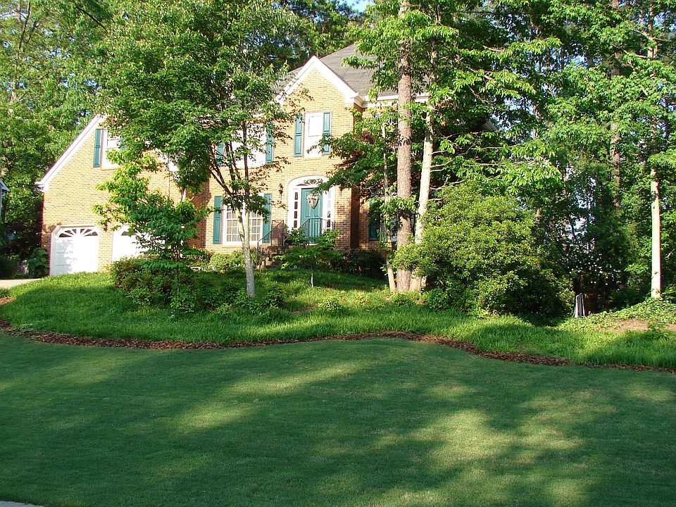 house from right front of yard