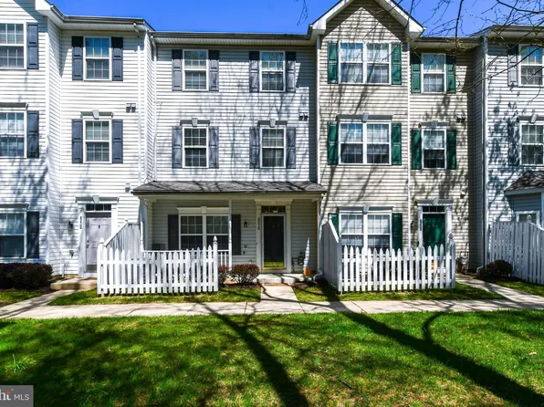 8216 Barrington Ct, Severn, MD 21144
