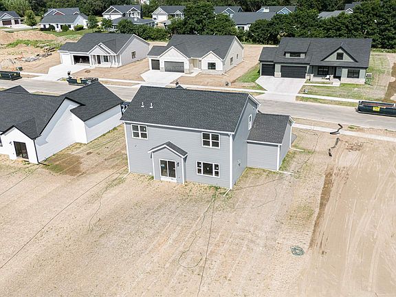 3rd image of 3805 N Woodbury Ln