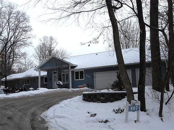 1st image of 807 Glen Ln