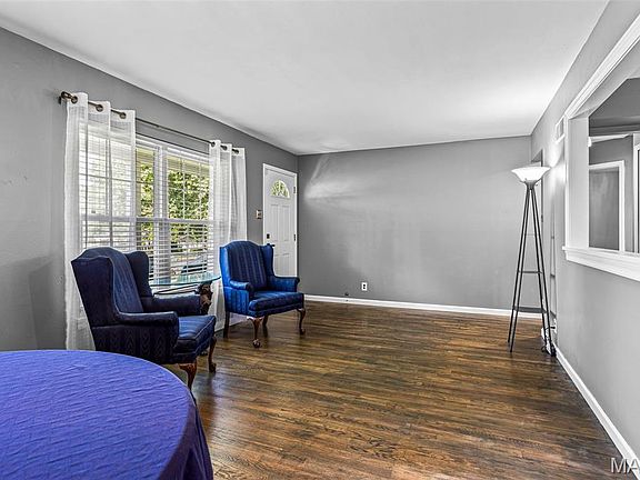 3rd image of 305 Amend Dr