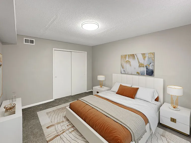 Valley Creek Apartments — Photo 18