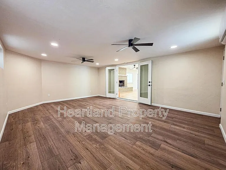 640 Claydelle Ave — Photo 10