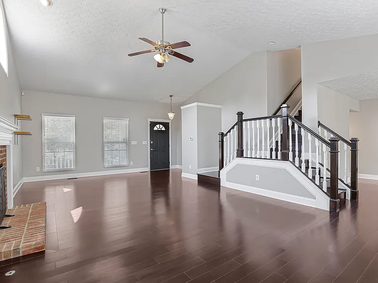 4392 Greensbury Dr — Photo 17