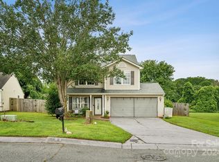 627 Overlook Rd, Lowell, NC 28098